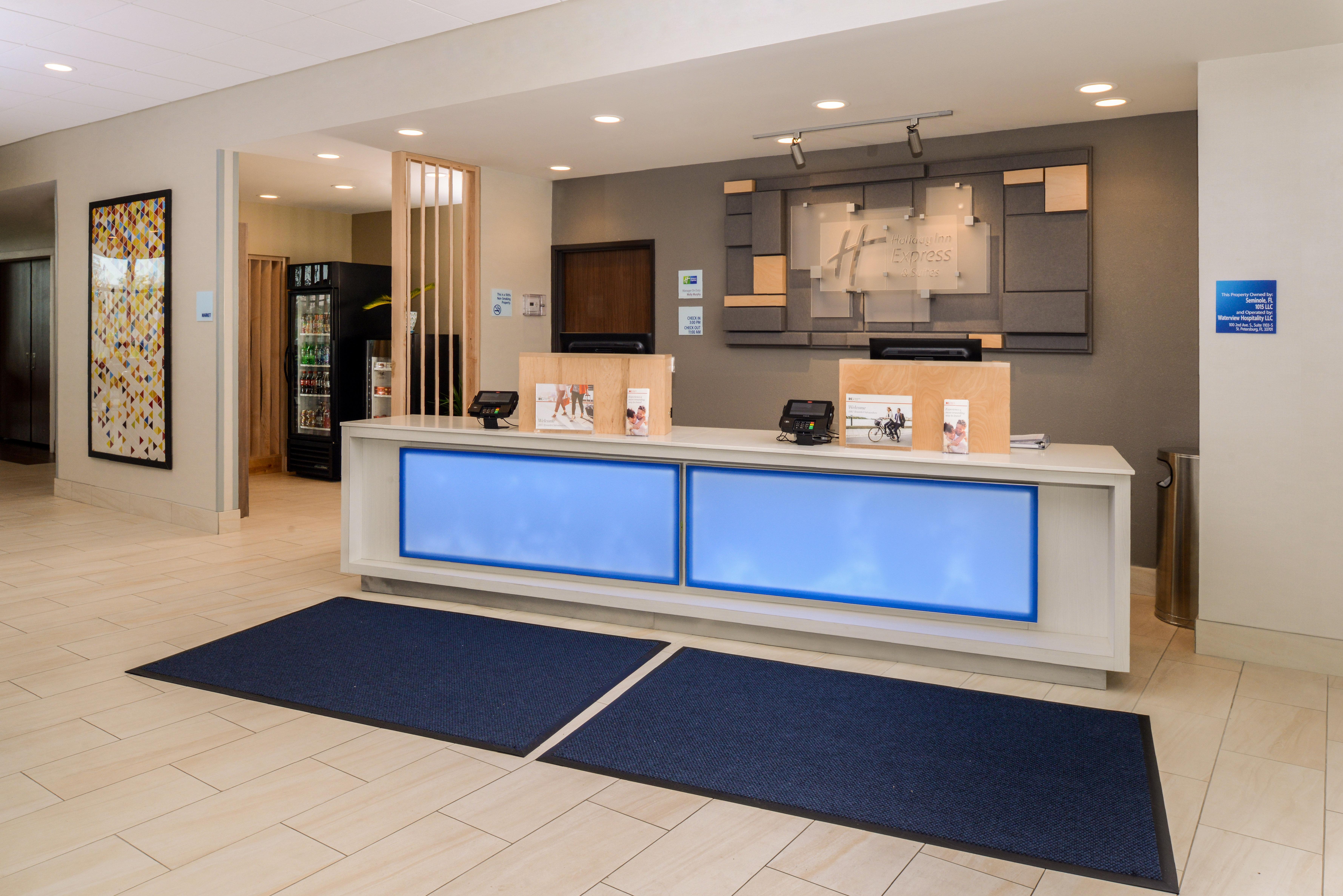 Holiday Inn Express & Suites - Ruskin By Ihg Exterior foto