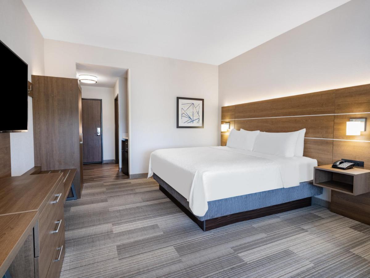 Holiday Inn Express & Suites - Ruskin By Ihg Exterior foto