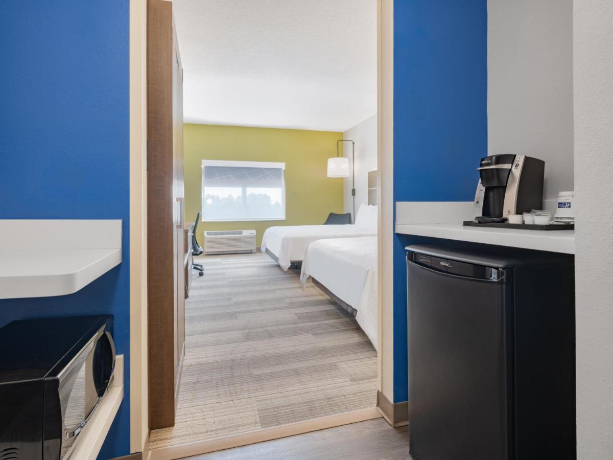 Holiday Inn Express & Suites - Ruskin By Ihg Exterior foto
