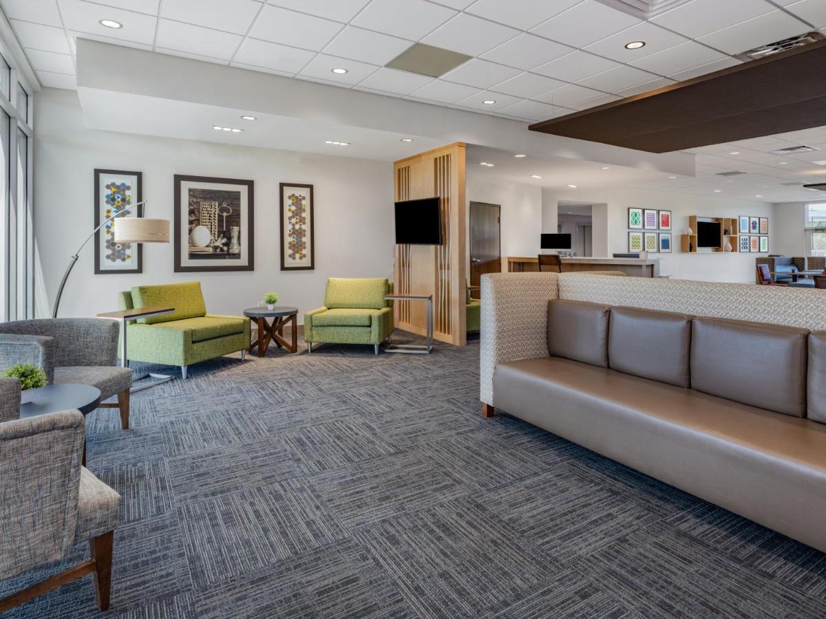 Holiday Inn Express & Suites - Ruskin By Ihg Exterior foto